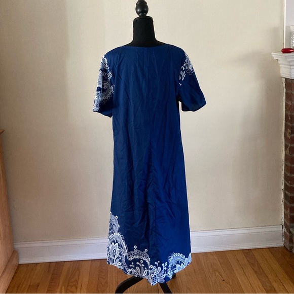 Blue and white lightweight silky dress in size XL - Picture 2 of 2